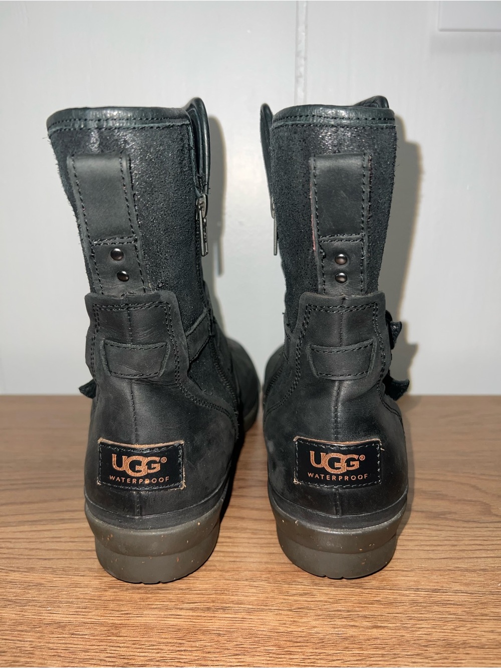 UGG Simmens Boot 1008439 Women Sz 9 Black Waterproof Leather Harness - Picture 6 of 10